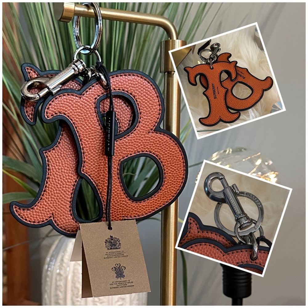 🆕 BURBERRY Calf Grain Leather Bag Charm/Keychain, Made in Italy. NWT